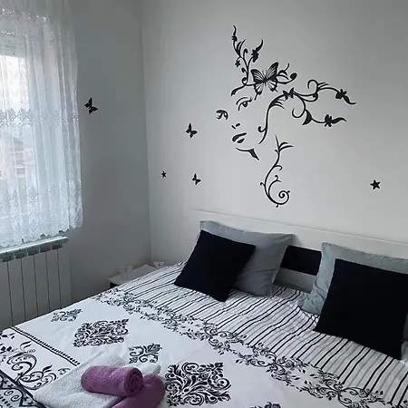 Apartman Lux.2 * 비옐리나