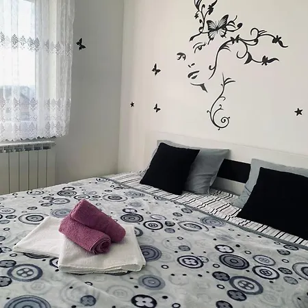 Apartman Lux.2 * 비옐리나